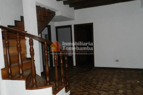 DEPARTAMENTO DUPLEX EN ARRIENDO SECTOR AV. 10 DE AGOSTO