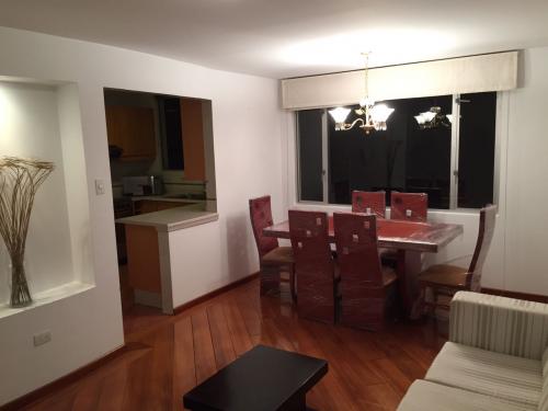 Arriendo departamento amoblado en Quito