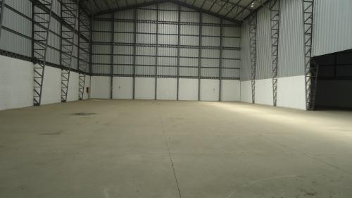  Alquilo Galpon Bodega Industrial de 2.000 m²  via DAULE  GUAYAQUIL