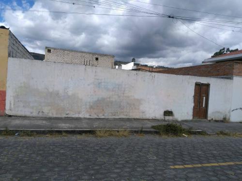 TERRENO CERCA A LA UNVIERSIDAD DE OTAVALO