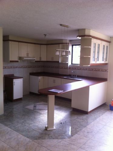 Alquilo departamento en Quito, Av. occidental Norte
