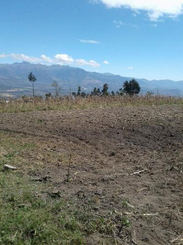 VENDO HERMOSO LOTE EN ATUNTAQUI SECTOR SAN ROQUE