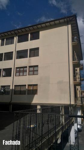 Arriendo Departamento,Centro de Quito, $350 con parqueadero ó $300 sin parqueadero Inf: 2353232, 0997592747, 0992758548