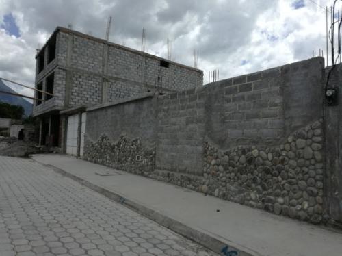 Vendo terreno frente al Estadio de Otavalo en Carabuela