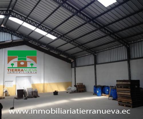 EN VENTA PROPIEDAD PARA PROCESAR ALIMENTOS EN CAYAMBE
