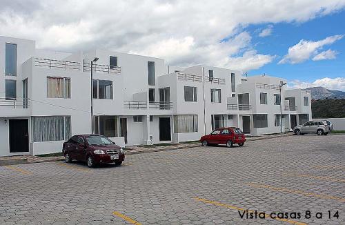 Vendo Casas En Ibarra, por Estrenar Calle Piñan, Yahuarcocha 022353232