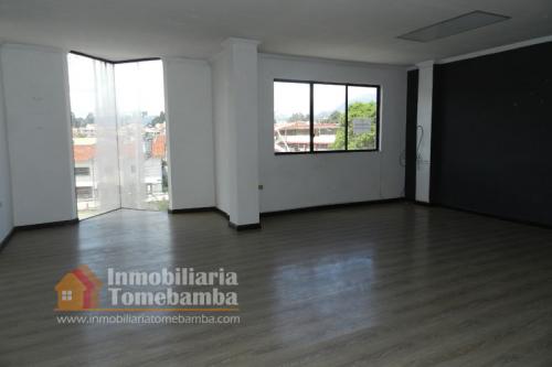 OFICINA COMERCIAL EN ARRIENDO-CUENCA MIGUEL MERCHAN