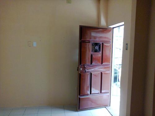 ALQUILO HABITACIÓN ALBORADA-GUAYAQUIL