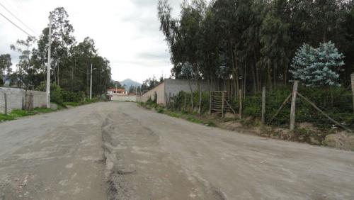 SE VENDE TERRENO ESQUINERO EN COTACACHI DE 1431 M2