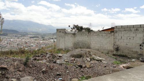 VENDO EN OTAVALO 150 M2 EN MACHANGARA ALTO O MIRADOR DEL COLIBRI
