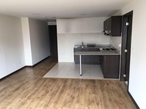 EXCELENTE SUITE, MAGNÍFICA INVERSIÓN, EN EDIFICIO DE LUJO