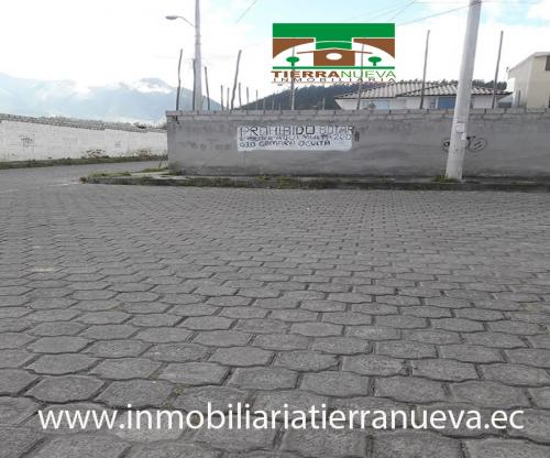 EN VENTA LOTE DE TERRENO ESQUINERO EN LA CIUDADELA IMBAYA - OTAVALO