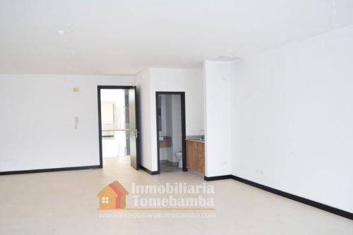 OFICINA EN VENTA EN EXCLUSIVO CENTRO DE NEGOCIOS EN SECTOR LA CAROLINA EN QUITO