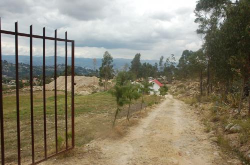 TERRENO AMPLIO POR TIXAN CON CASA