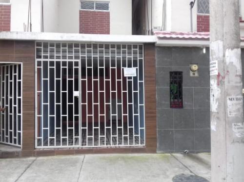 En el sector más comercial de Guayaquil  Mucho Lote  2.