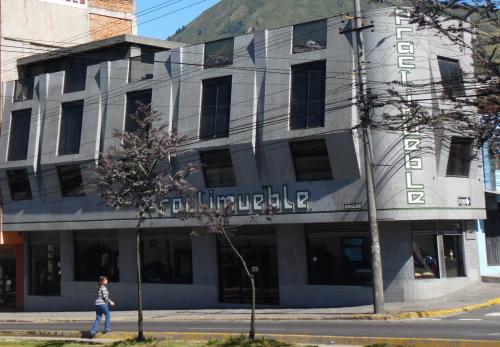 Rento 3 pisos altos en edificio ubicado en La Magdalena