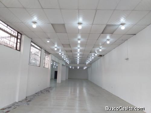 AMPLIO LOCAL COMERCIAL SECTOR LA Y