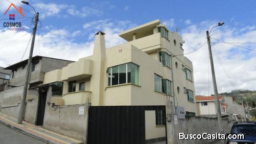 Se vende casa y terreno en Otavalo