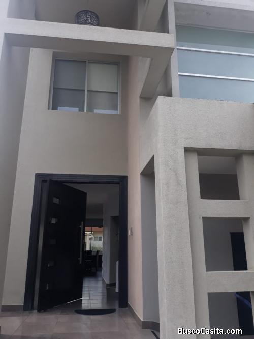 EN VENTA: CASA UBICADA URB. PORTOFINO, OPORTUNIDAD!!