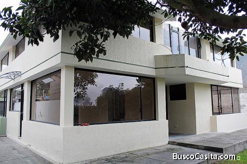 Casa La Pampa, de arriendo, adosada, no mascotas, $350 incluye condominio 2353232,0997592747