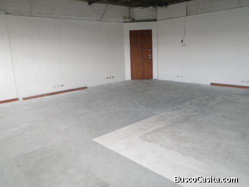 VENDO OFICINA CERCA PLATAFORMA GUBERNAMENTAL, PARQUE LA CAROLINA