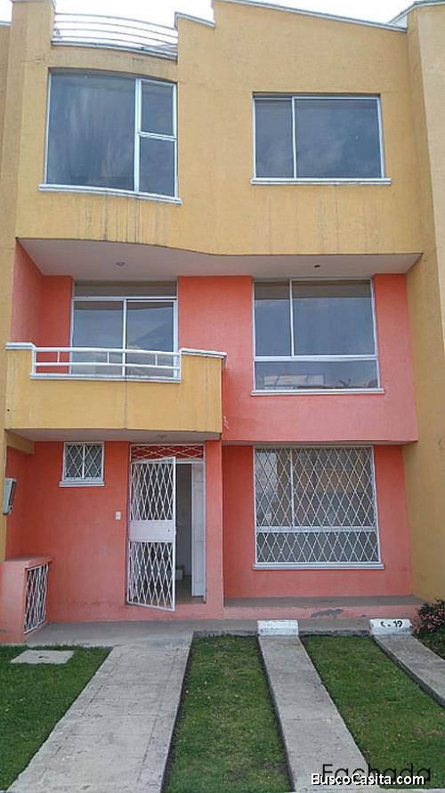 Casa Quito, sector Occidental, sector Mena del Hierro,conjunto El Conde $99.000 2353232,0997592747