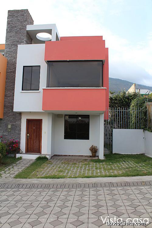 Casa Pusuqui, de tres pisos,conjunto Villanueva,128m2, a 5 minutos del Condado Shopping Inf 2353232