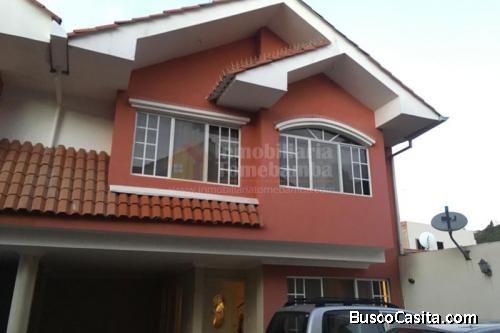 DE OPORTUNIDAD...!!! CASA DE VENTA EN CUENCA SECTOR CALLE ROMA