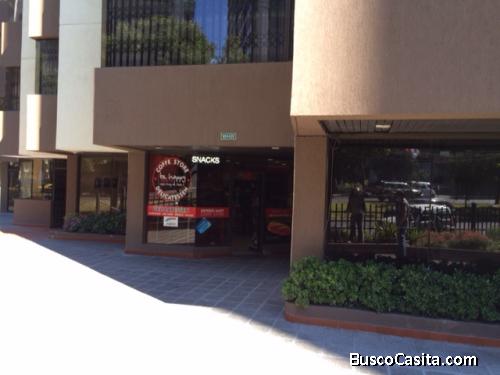 EXTRAORDINARIA ZONA COMERCIAL FRENTE AL WORLD TRADE CENTER QUITO ECUADOR AL WORD 
