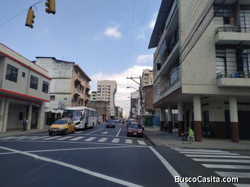 CENTRO DE GUAYAQUIL, EDIFICIO ESQUINERO
