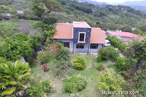 QUINTA DE VENTA EN YUNGUILLA CON PISCINA