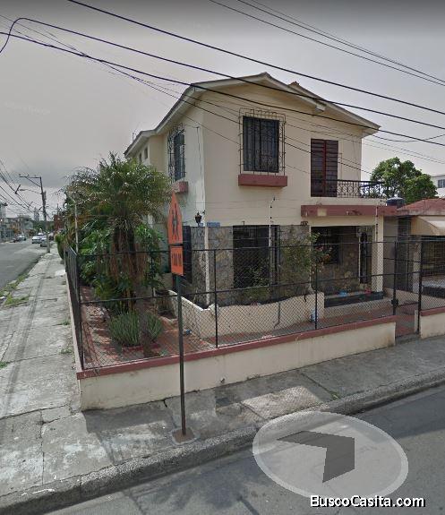 Casa Barrio del Seguro colindante con Barrio del Centenario.