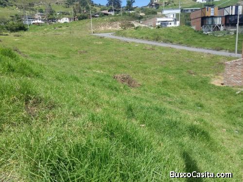 VENDO TERRENO EN AMABLE MARÍA 