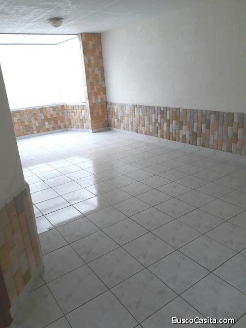 VENDO CASA ACOGEDORA EN CONJUNTO SEGURO CERCA A CEMEXPO CON OPCION DE AMPLIACION 