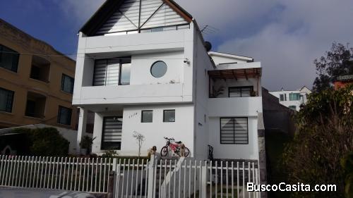 Hermosa Casa en conjunto CAMINO DE LOS EUCALIPTOS Carcelén-Quito