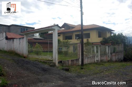 CASA AMPLIA EN MACAS