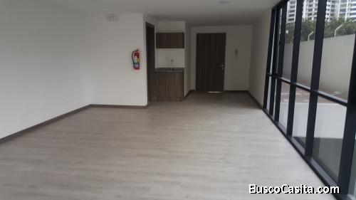 DE REMATE $102.000 OFICINA POR ESTRENAR SHYRIS Y ELOY ALFARO $550 ARRIENDO