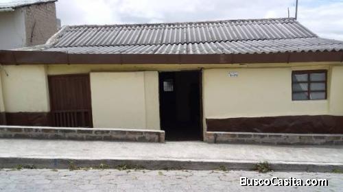 Vendo casa y terreno en Mira Carchi.