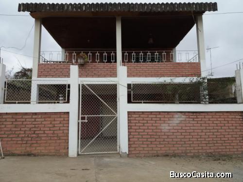 Casa de dos plantas en Playas, General Villamil