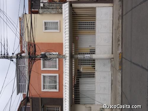 Vendo Villa atrás del Supermaxi de Las Américas, Cuenca- Ecuador.