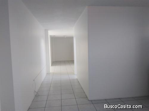 Alquilo oficina en urdesa central