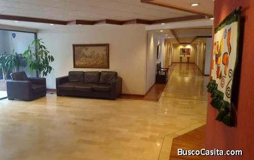 Se arrienda departamento con excelente ubicación: Av González Suárez y José Bosmediano - QUITO