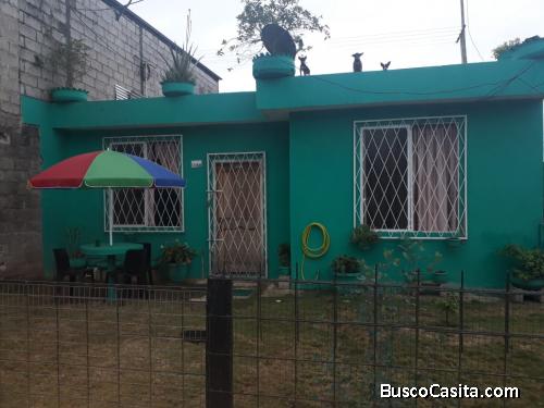 VENDO CASA EN SANTO DOMINGO.