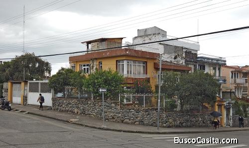  PROPIEDAD EN VENTA CALLE GENERAL TORRES Y MUÑOZ VERNAZA – CENTRO HISTÓRICO $280.000