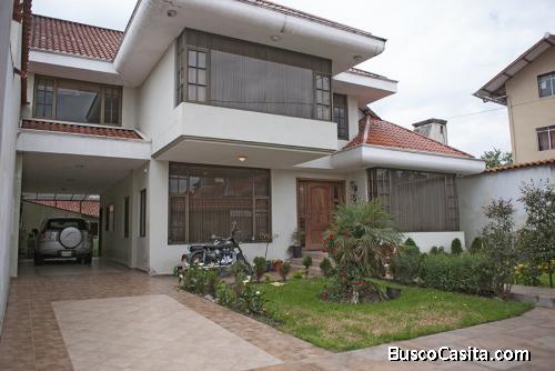 EN VENTA VILLA DE LUJO SECTOR QUINTA LUCRECIA $375.000