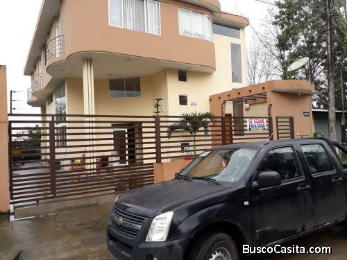 CASA CON LOCAL COMERCIAL Y MESANINE, Y DEPARTAMENTO DE VIVIENDA CON 4 DORMITORIOS 4 BAÑOS