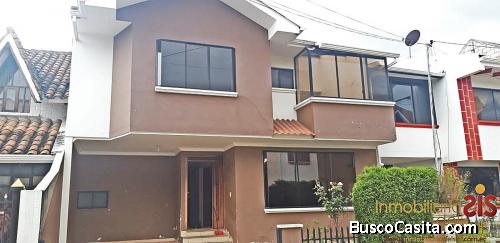 CASA DE ARRIENDO 3 DORMITORIOS CON GARAJE SECTOR AVENIDA LOJA