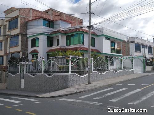 Casa en Ambato sector Mall de los Andes