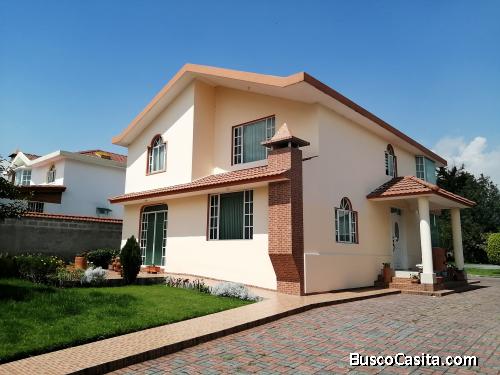 Linda casa de venta en Los Bohíos de Capelo, Valle de los Chillos
