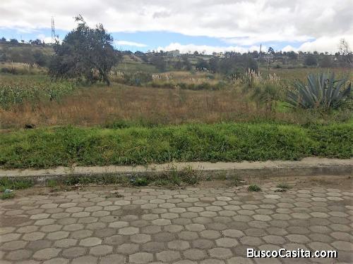 SE VENDE TERRENO 1058m2 en la ciudad de Latacunga